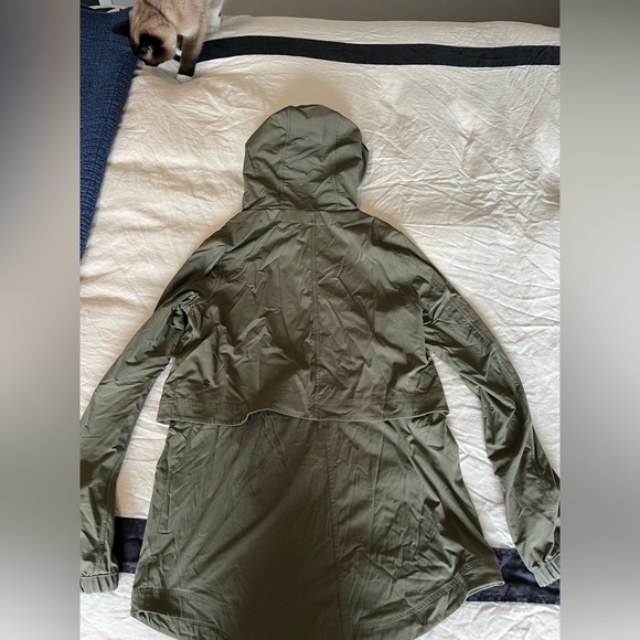 Lululemon Jacket - Picture 6 of 10